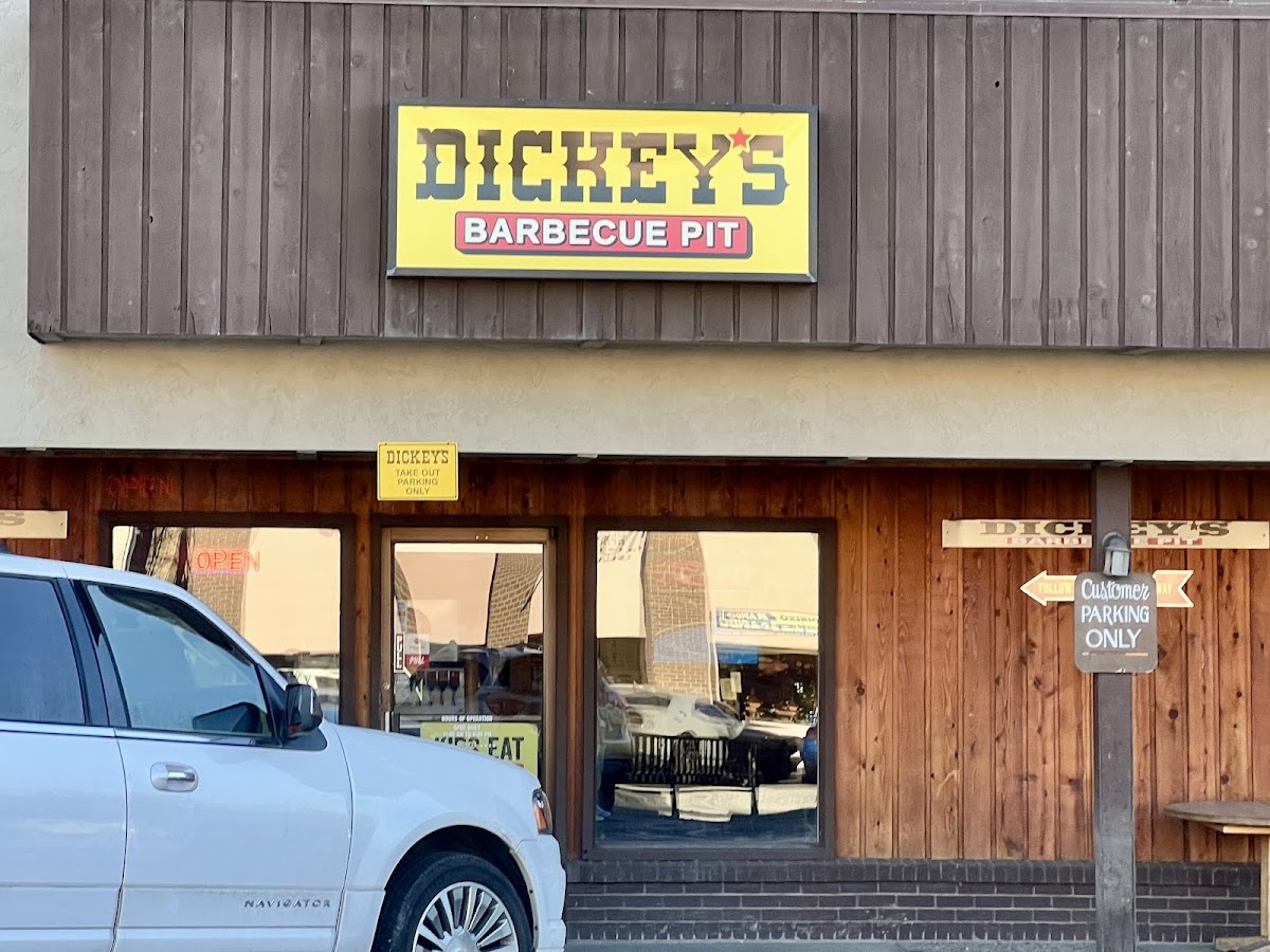 Dickey's Barbecue Pit - Rifle, Co
